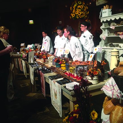 dessert table pic